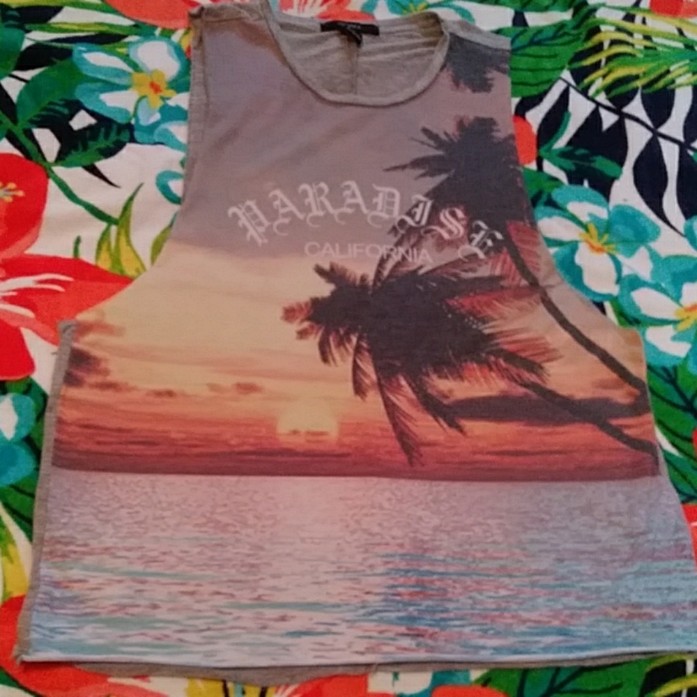 Paradise muscle T
